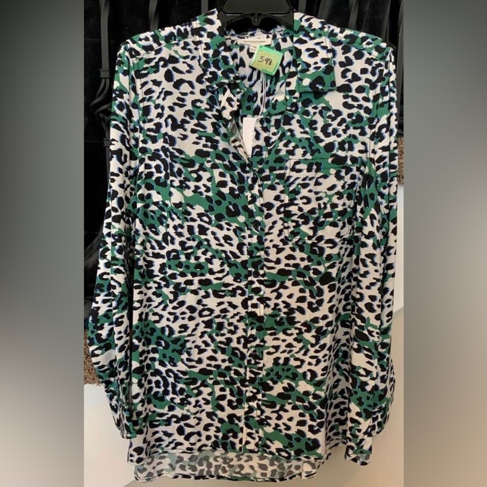 Womens BRAND NEW Size 1X Long Sleeve Top.   #598
